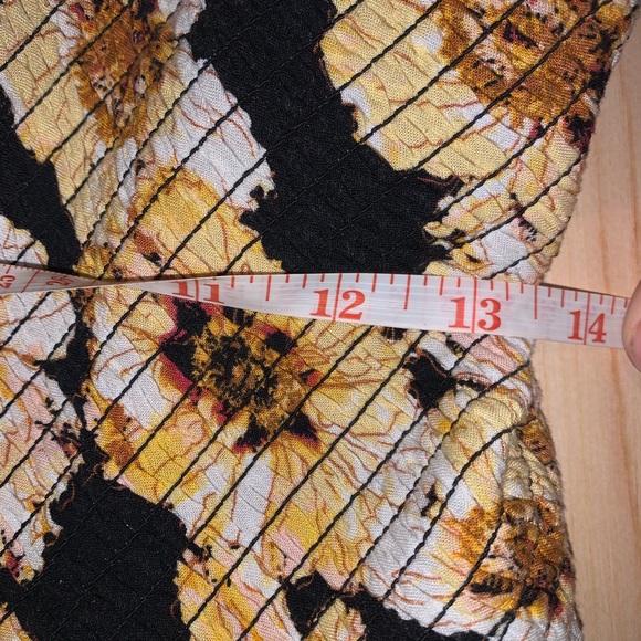 Maurice’s sunflower jumpsuit-small - Picture 4 of 10